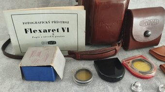 Starý fotoaparat Flexaret s příslušenstvím - 17
