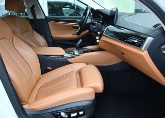 BMW Řada 5 530d LUXURY LINE LASER K360° - 17