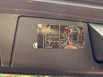 Volvo XC60 B4 R-Design, 140 kW, nez. topení, tažné zar - 17