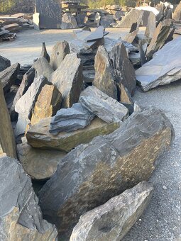 BŘIDLICE DRCENÁ SAMOVAZNÁ MLATOVÁ zahradní dekorační kámen - 17