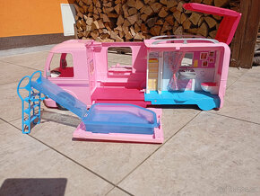 Obytný vůz pro panenku Barbie - 17
