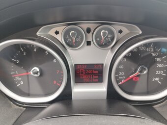 Ford Focus 1.6i 16V kombi - 17