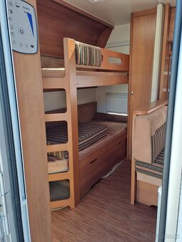 Karavan HOBBY 560, palandy - 17