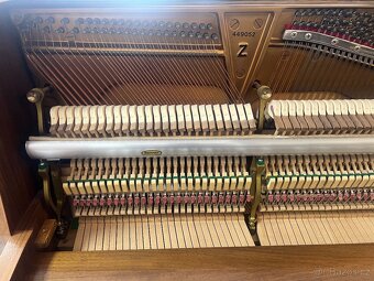 Steinway & Sons mod. Z 114 se zárukou 5 let, doprava zdarma - 17