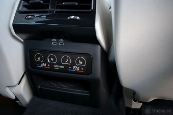 BMW Rad 5 Touring 540d xDrive 210kw v ZÁRUKE - 17