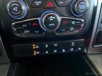 DODGE RAM 5.7 HEMI   4X4 model roku 2015 - 17
