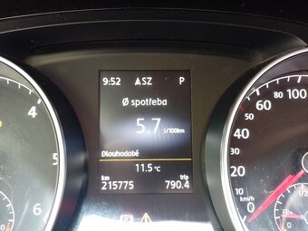 WV golf 2015 1.6tdi automat top výbava - 17