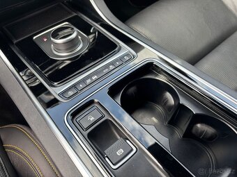 JAGUAR XE P300 2.0 L, AUTOMAT, 221 KW, R.V. 09/2018 - 17