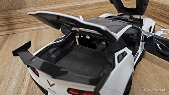 Model Chevrolet Corvette ZR1 2019 1:18 Autoart ( 71270 ) - 17