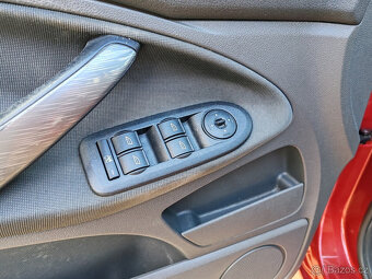 benzínový Ford C-MAX STYLE 1.6 74kW-101Ps poctivých 158000km - 17