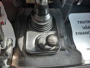 Land Rover Defender 110 TD5, 9míst, naviják, ČR, tažné 3,5t - 17