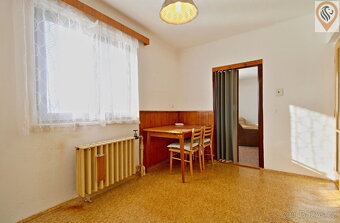 Rodinný dům s garáží a velkou zahradou, krásným výhledem, St - 17