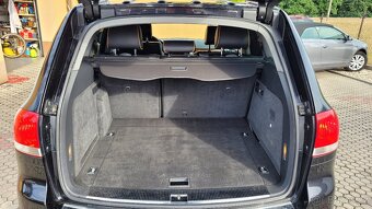 VW Touareg 3,0 TDi 165kW 24v V6 4x4 Individuál - 17