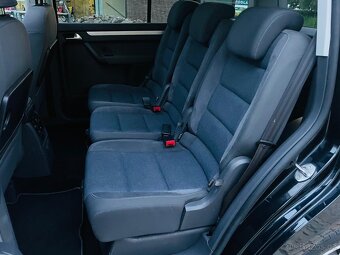 Volkswagen Touran 2.0TDI VÝHŘEV SERVISKA SENZORY PANORAMA - 17