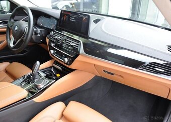 BMW Řada 5 530d xD LUXURY ZÁRUKA LASER - 17