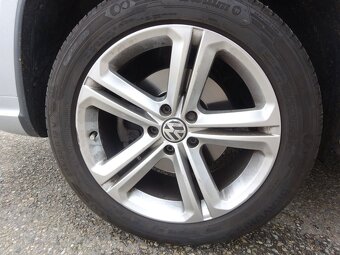 WV Tiguan 2,0 TDi 4x4 R-LINE r.v.2015 (110 kw) serviska - 17
