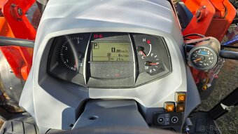 Kubota M4062 s čelním nakladačem - 17