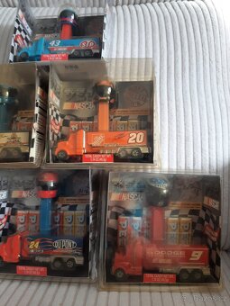 PEZ obaly na bonbony, Lipo PEZ SPENDER - 17