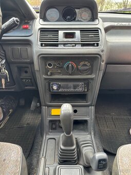 Prodame sve chaluparske Mitsubishi Pajero plnne funkcni - 17