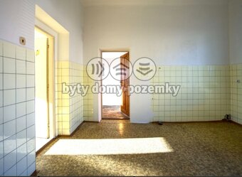 Prodej rodinného domu se 2 bytovými jednotkami - 17
