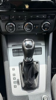 Škoda Octavia 2.0TDi Style , Xenony, DSG - 17