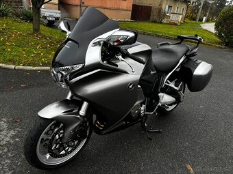 Honda VFR 1200F - 17