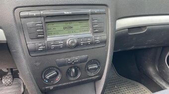 Škoda Octavia, 2.0 TDI 103KW // bez STK // - 17