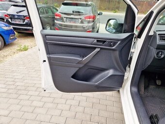 VW CADDY, 2.0 TDi, plný servis, 5 míst, NAVI - 17