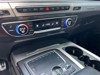 Audi Q7 3.0 TDI 200kW / S LINE / Black Edition / 7míst / DPH - 17