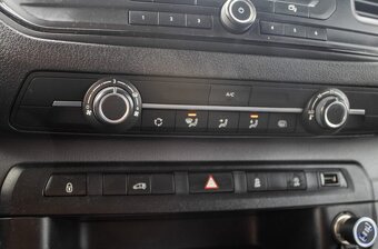 Toyota Proace 110kW (2019) - 17