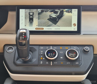 LAND ROVER DEFENDER 110 2.0D 240K S AWD - 17