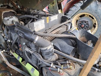 CLAAS NEXOS 240F 4X4 - 17