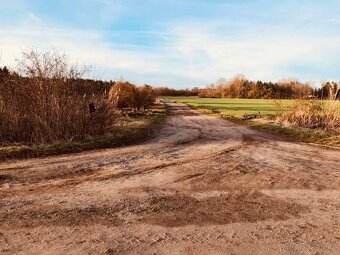 Veľký Pozemok 45 172 m² pri Malých Levároch - 17