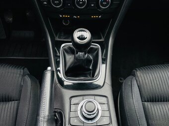 Mazda 6 2.0i 121KW BENZIN MANUÁL VÝHŘEV SENZORY PĚKNÝ STAV - 17