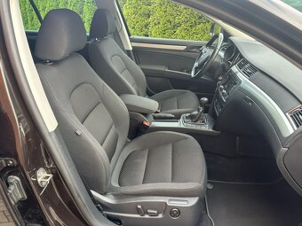 Škoda Superb 2.0 TDi 103kW serviska - 17