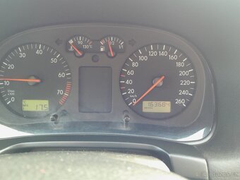 Volkswagen Golf, 1,6i 74KW, klima, r.v. 1999 - 17