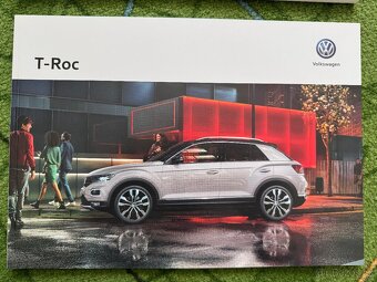 VW Amarok, T-Cross a T-Roc, Tiguan, Touareg prospekty - 17