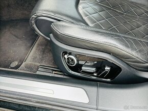 Audi A8 sedan - 17