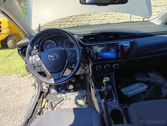Toyota Corolla 1.6i 97kw, r.2019, klima, 1. majitel - 17