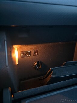 Volkswagen Caddy 1.6 TDI 75kW 2012 1.Majitel Nové STK Tažné - 17