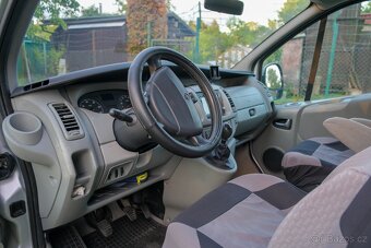 Renault Trafic, 2,5 dCi GENERATION - 17