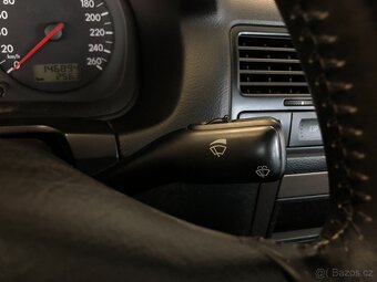 VOLKSWAGEN BORA 1.6i - 17