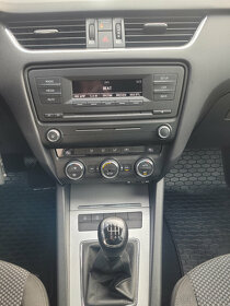 ŠKODA OCTAVIA SEDAN 07/2014 1,4 BENZIN 103 KW 60749 KM - 17