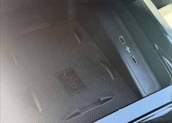 Škoda Kamiq 1,5 TSI MONTE CARLO DSG PANO benzín automat - 17