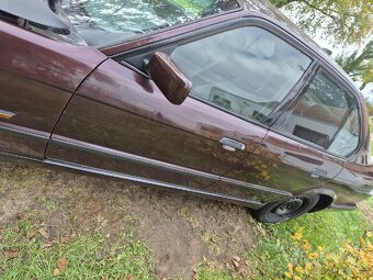 Dily z auta  sedan e34 bmw - 17