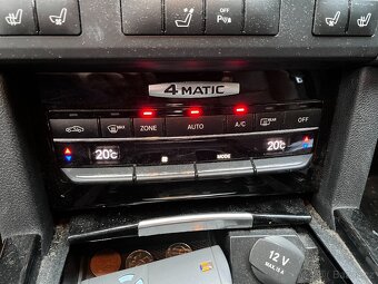 MERCEDES -BENZ E 300 CDI 4MATIC / W 212 / - 17