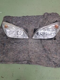 Opel Astra H Caravan šedá 177/GAL díly karoserie - 17