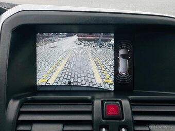 Volvo XC60 2.4D 5VÁLEC 120KW 4x4 MANUÁL NAVI KAMERA TAŽNÉ - 17