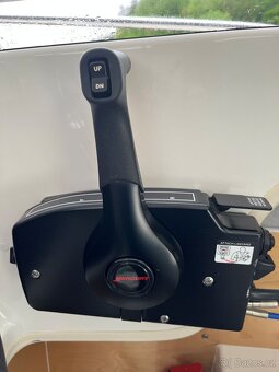 Aqualine 645 + Mercury F 150 L EFI a lodním vlekem Tema Boat - 17