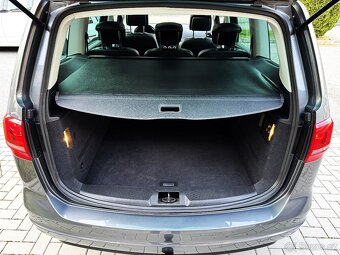 VOLKSWAGEN SHARAN 2.0TDI KŮŽE,KAMERA,XENONY,TAŽNÉ,PANORAMA, - 17